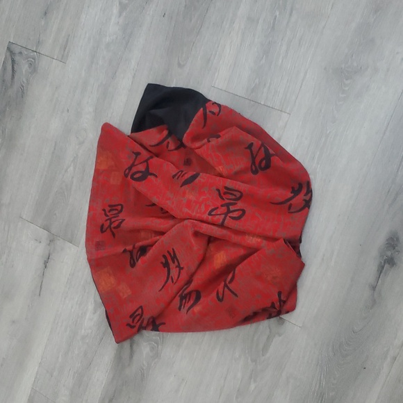 Grace Chuang 100 $ Silk Red and Black Chinese Wrap In Great Condition - Picture 8 of 8